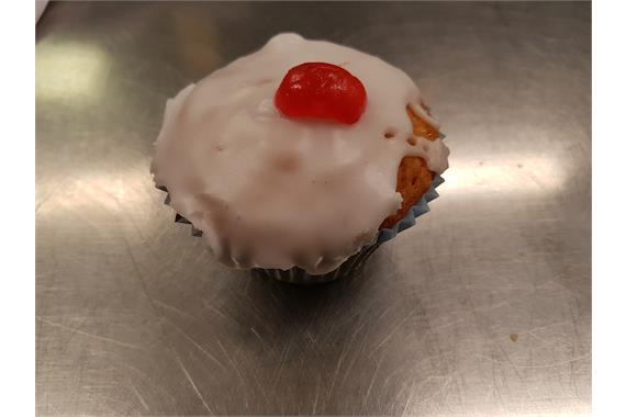 Mary Rose Iced Cherry Queencake