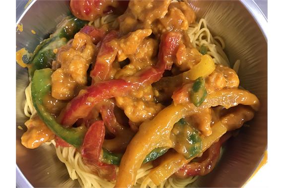 Shredded Chicken Curry with Noodles