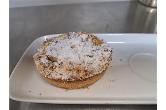 Rhubarb crumble tratlet