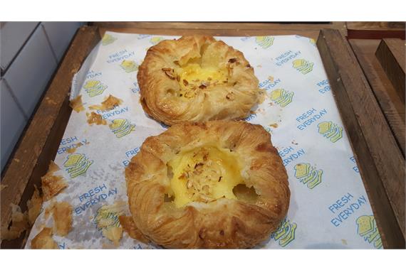 Vanilla Creme Crown