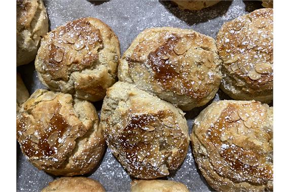PEAR AND ALMOND SCONE